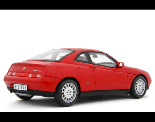Alfa Romeo GTV 2.0 T.Spark 16V 1995 ROSSO ALFA Laudoracing 1:18 Resinemodell (Türen, Motorhaube... nicht zu öffnen!)